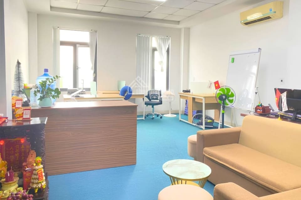 Văn phòng cho thuê 10 triệu/th, đường Xô Viết Nghệ Tĩnh - Đà Nẵng. Đầy đủ nội thất