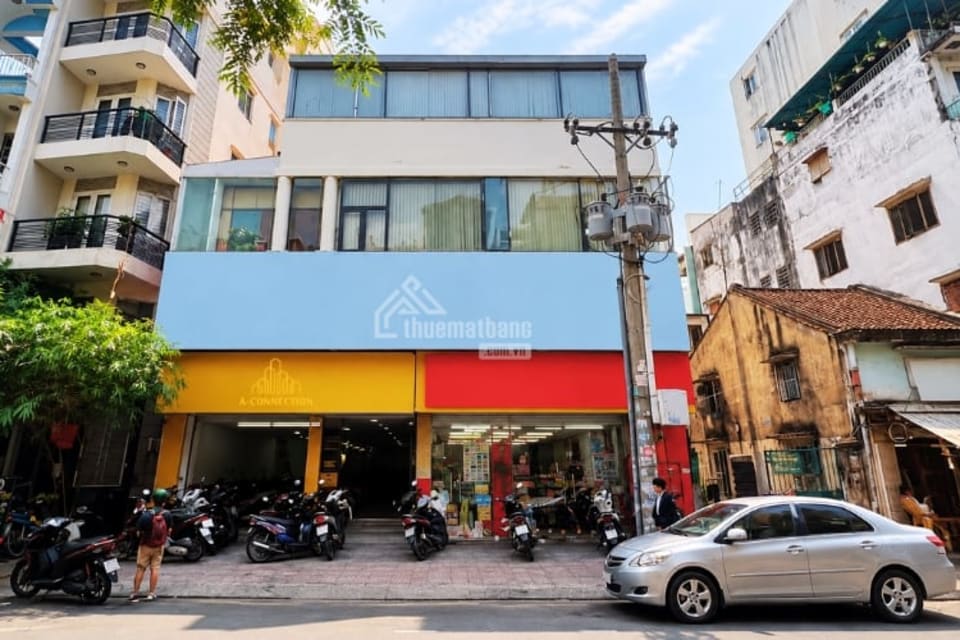 Cho thuê văn phòng tòa nhà Đào Duy Từ, Quận 10: Vị trí trung tâm, giá thuê tối ưu