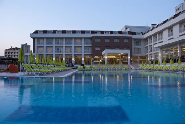 MG White Lilyum Hotel 4