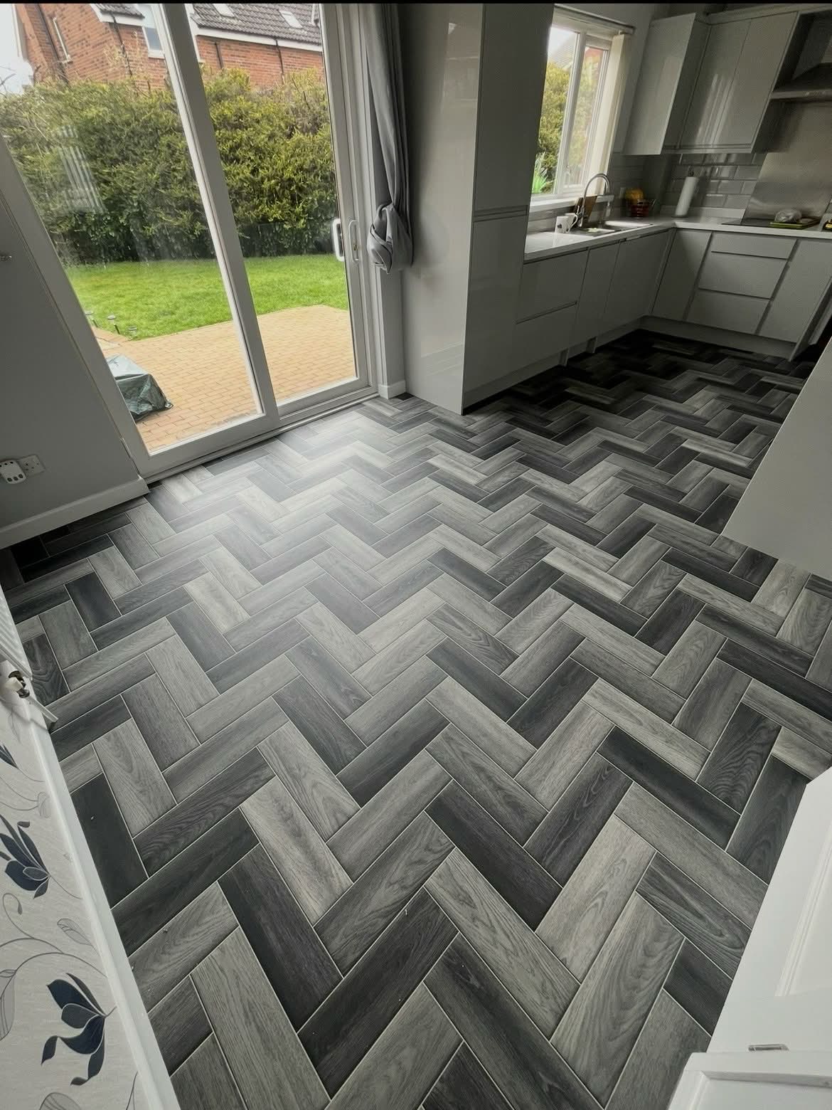 Vinyl flooring installation 8