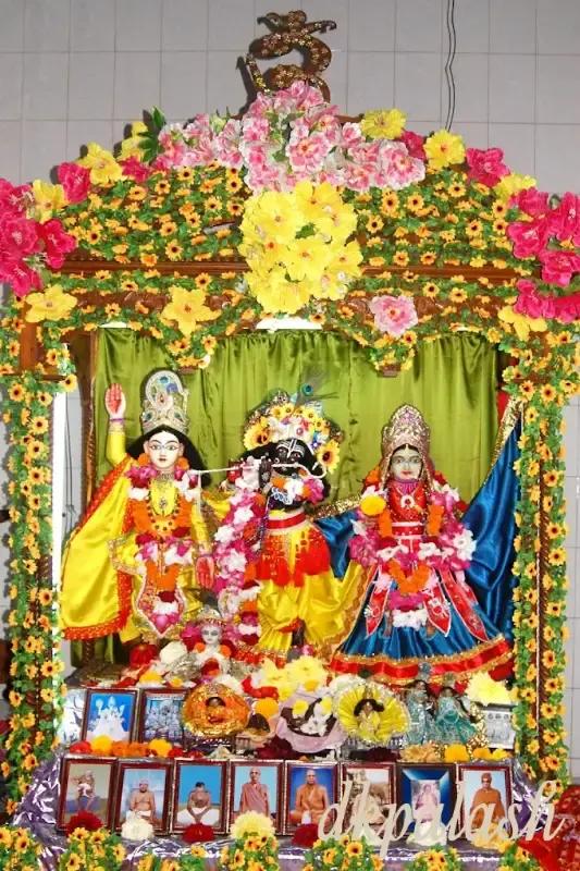 শ্রী শ্রী মাধব গৌড়ীয় মঠ, নারিন্দা - ছবি 18