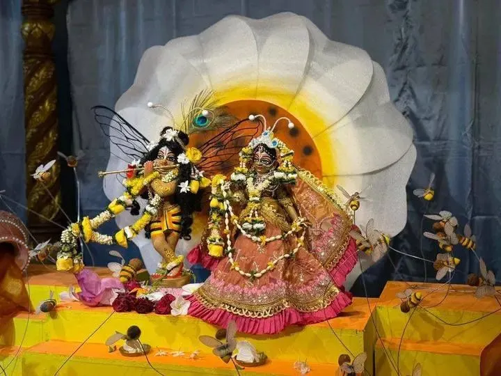 	স্বামীবাগ ইসকন মন্দির  photo