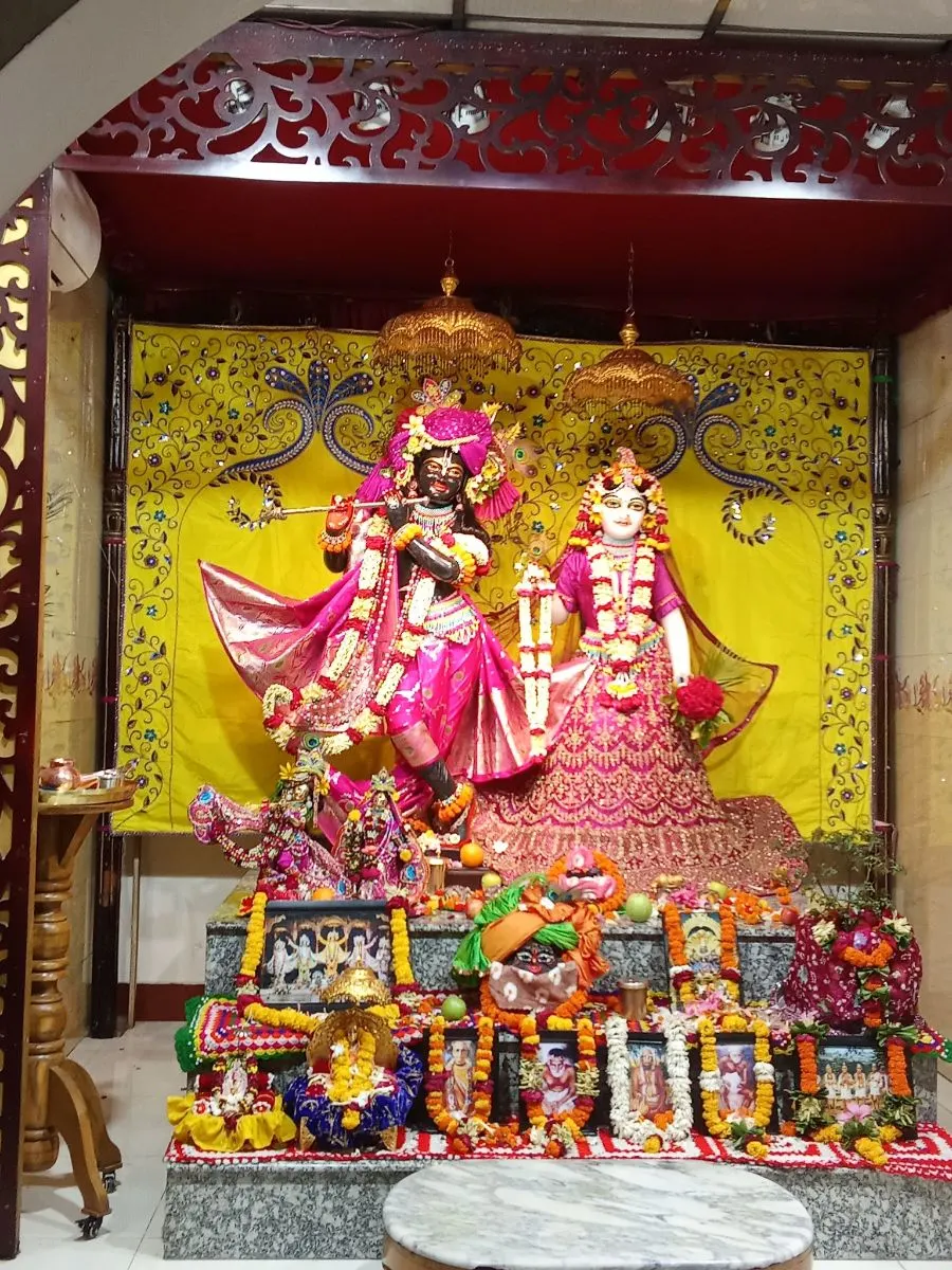 ইসকন যুগলটিলা শ্রী শ্রী রাধামাধব মন্দির  photo