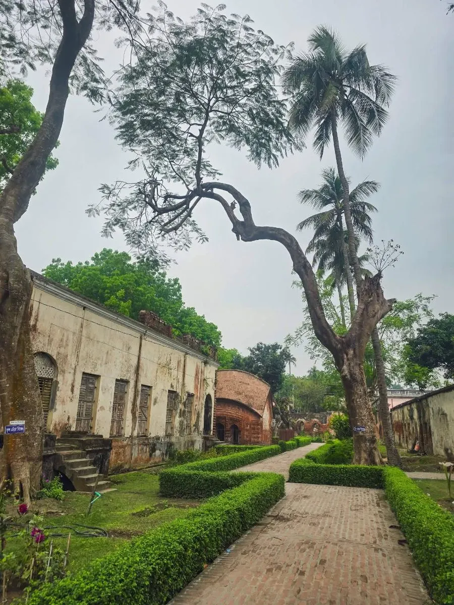 পুঠিয়া রাজবাড়ী মন্দির কমপ্লেক্স - ছবি 12