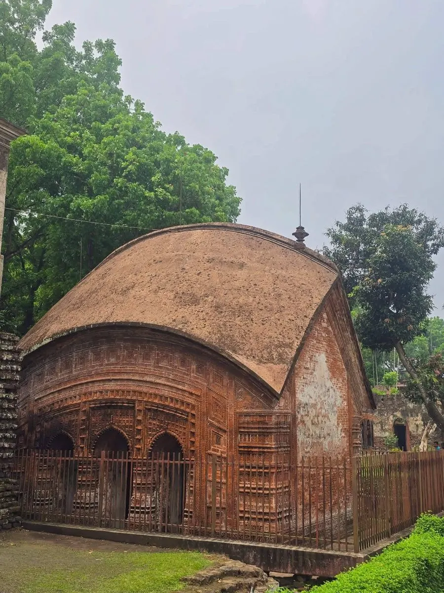 পুঠিয়া রাজবাড়ী মন্দির কমপ্লেক্স - ছবি 16