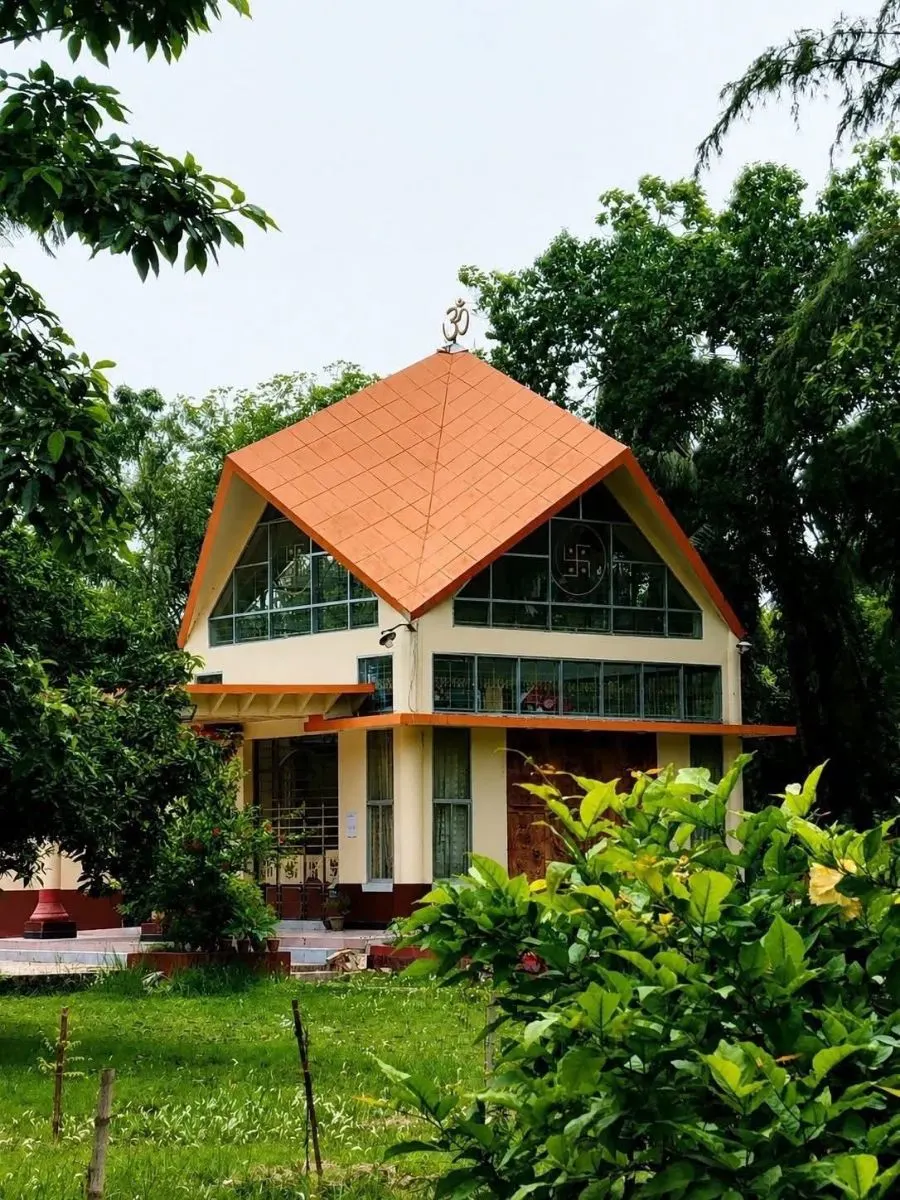খুলনা বিশ্ববিদ্যালয় কেন্দ্রীয় মন্দির photo
