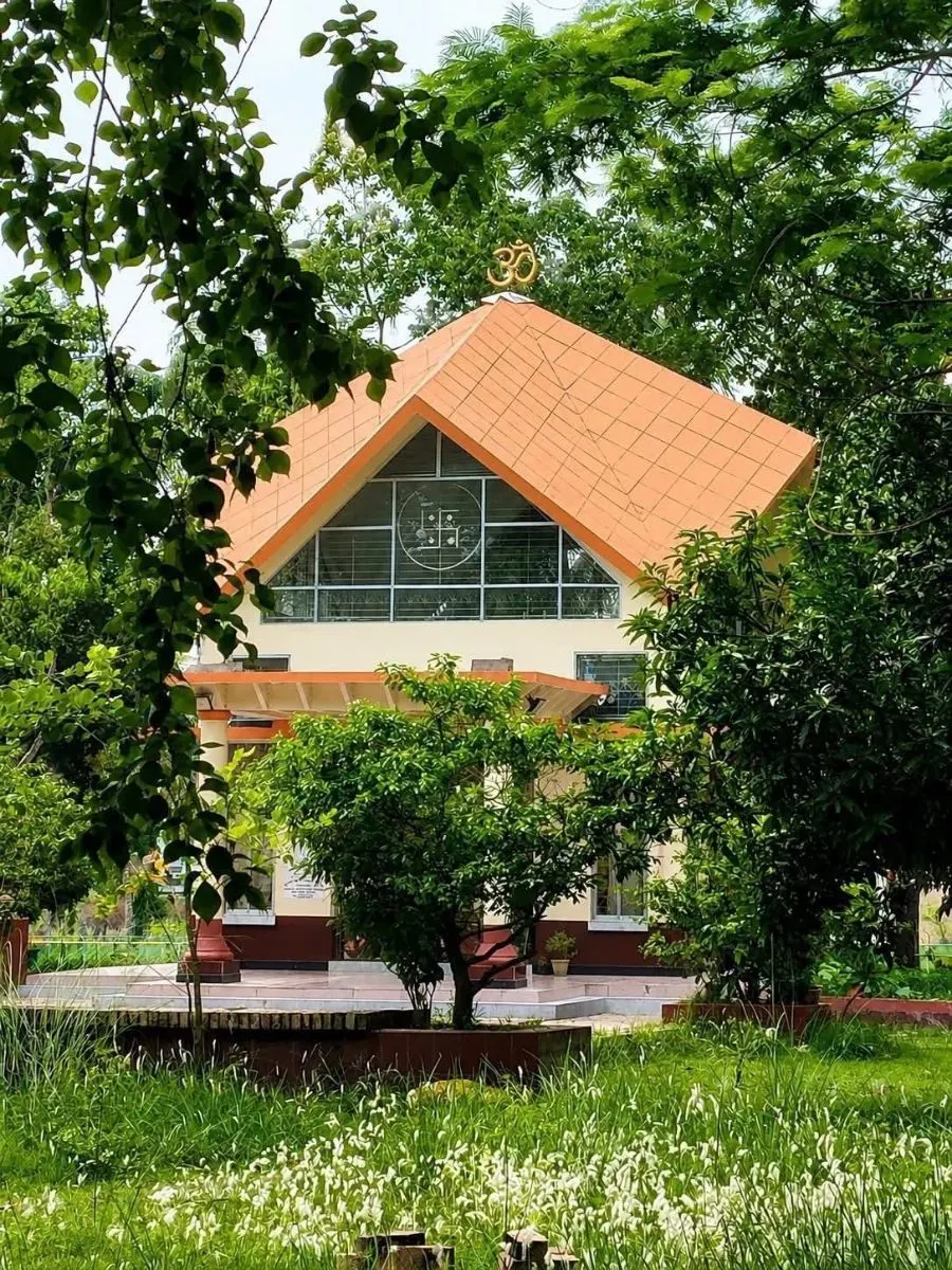 খুলনা বিশ্ববিদ্যালয় কেন্দ্রীয় মন্দির photo