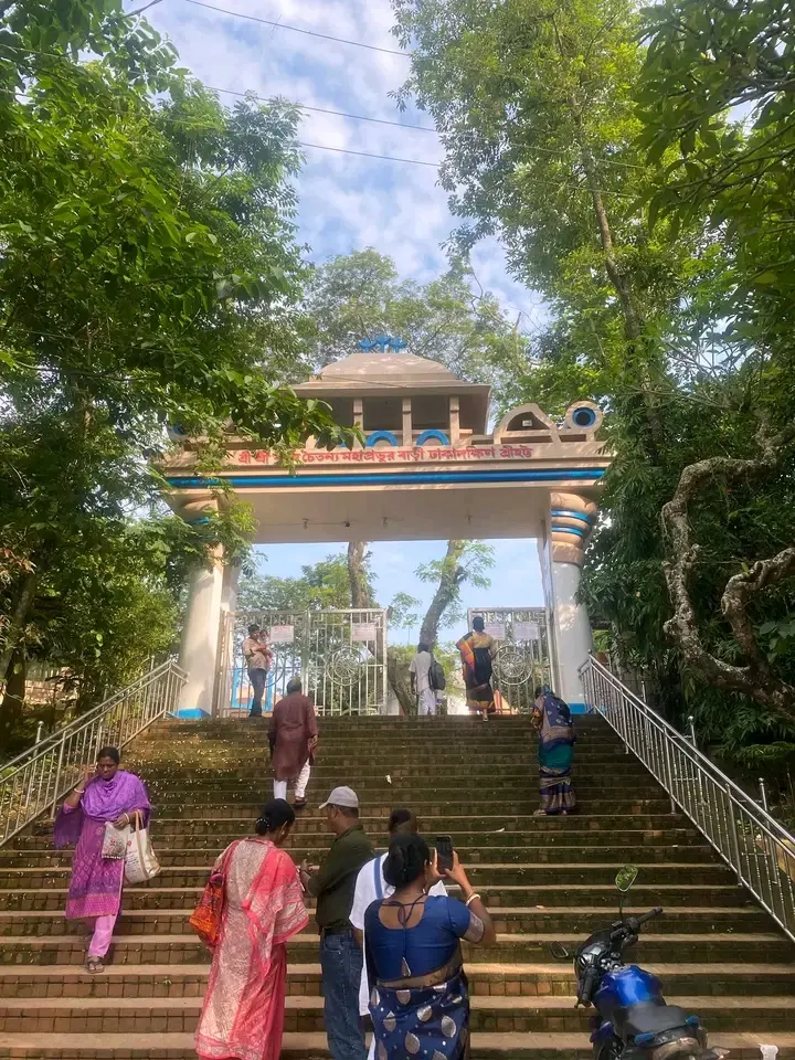 ঢাকাদক্ষিন শ্রীশ্রী চৈতন্য মহাপ্রভুর বাড়ি - ছবি 12