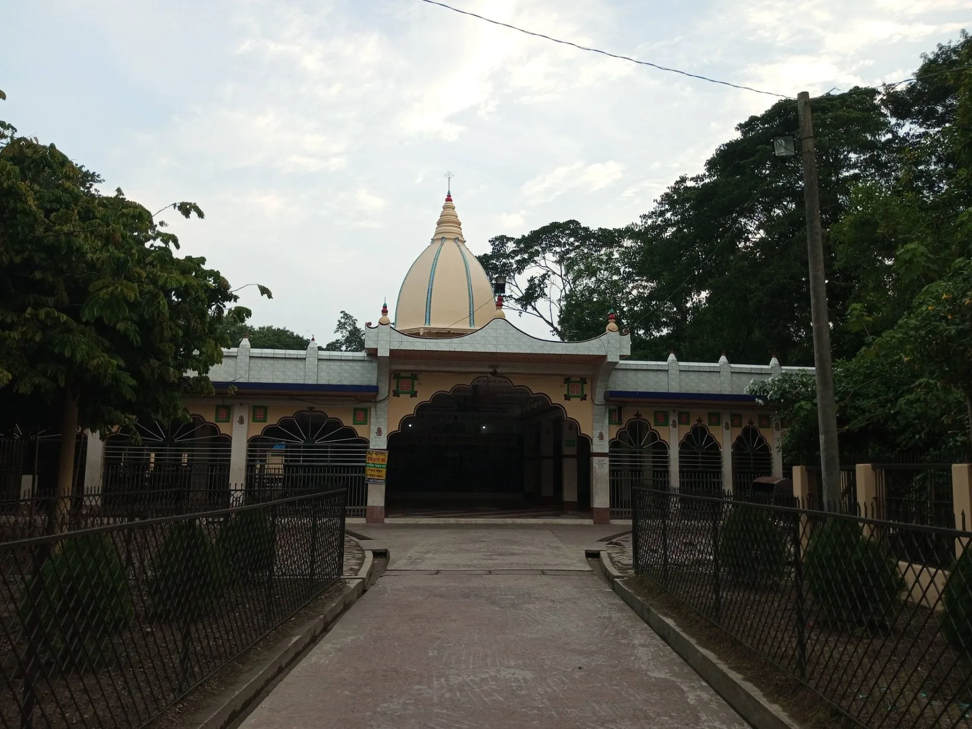 শ্রীশ্রী কালাচাঁদ ঠাকুরবাড়ি