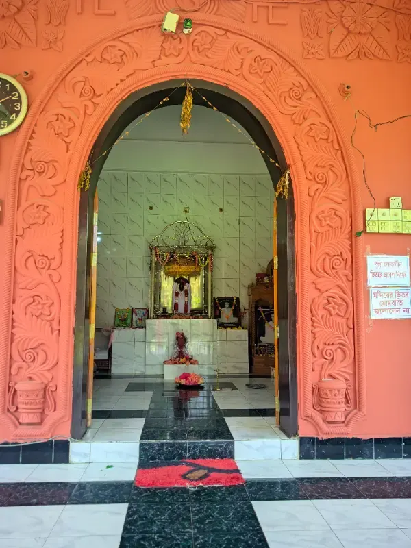 সার্বজনীন শ্রী শ্রী সত্য নারায়ণ বিগ্রহ মন্দির - ছবি 16