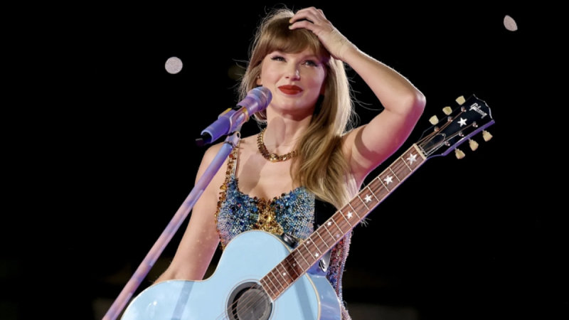 Taylor Swift Inducted Into Songwriters Hall of Fame