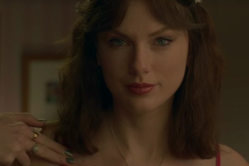 Taylor Swift’s ‘Opalite’ Shines as Her 14th Billboard Hot 100 No. 1