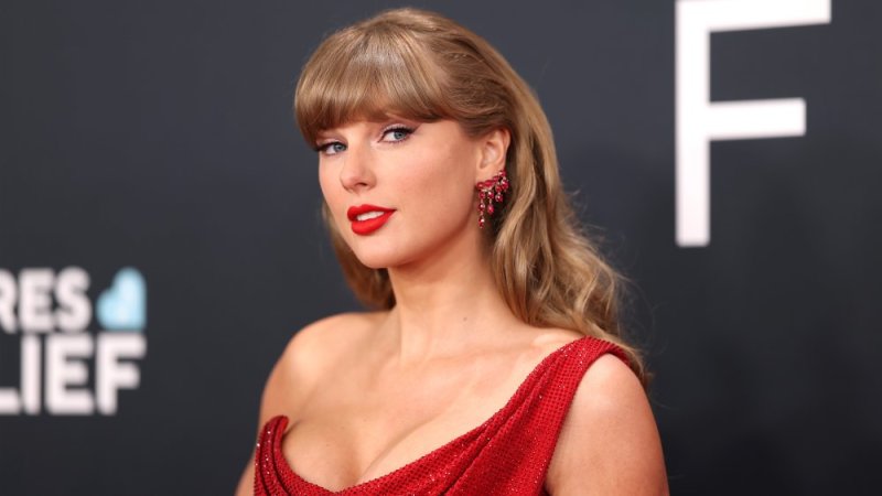 Taylor Swift's $32 Conditioner Makes Hair 'Thicker'