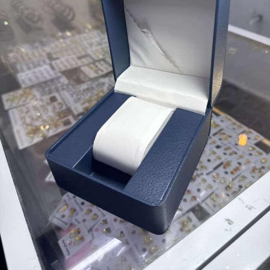 Watch box import - View 1