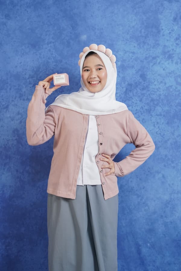 Photo of SHERA APRILIA