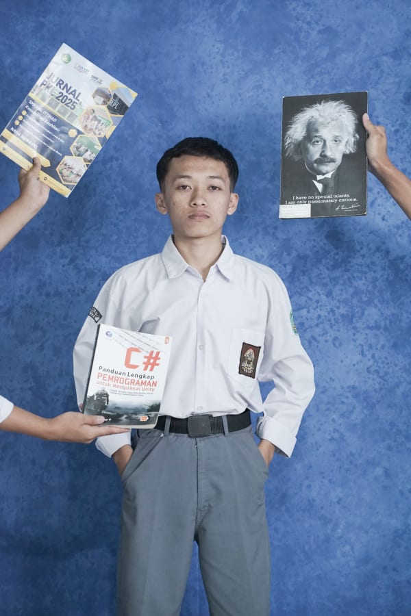 Photo of TAUFIK HIDAYAT