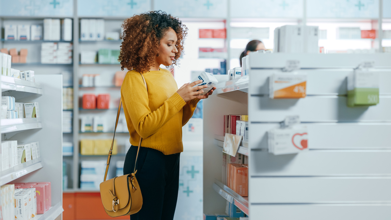 woman shopping for an ovulation tracker