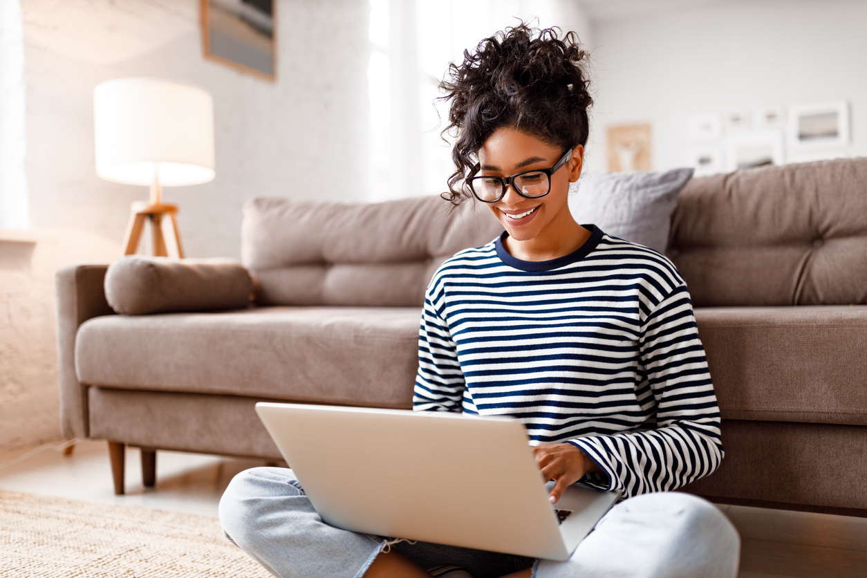 woman using her laptop