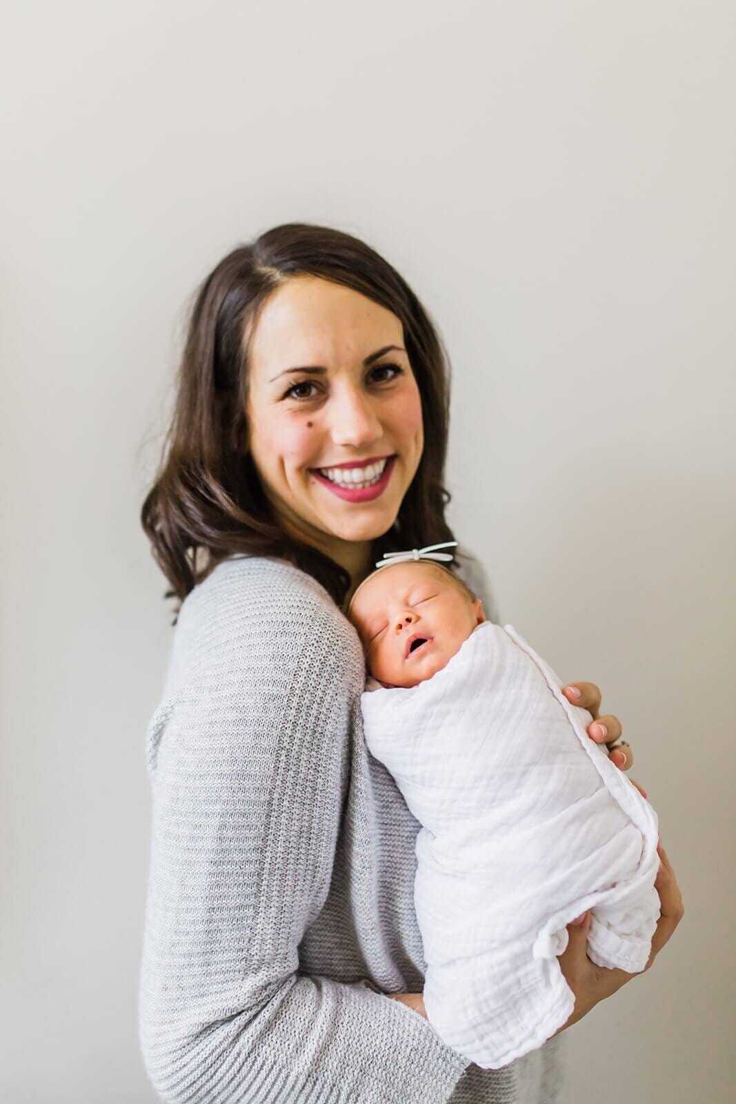 jessica dalliday with her newborn baby girl