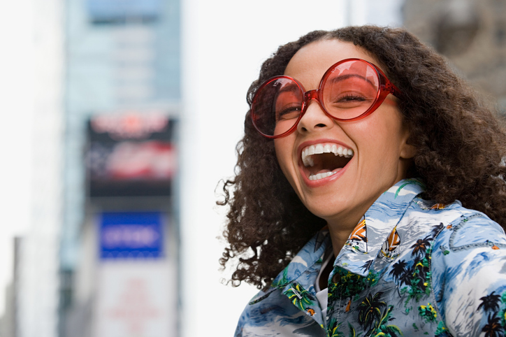 woman wearing migraine glasses