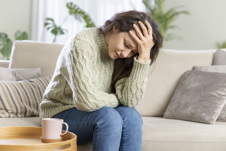 woman experiencing endometriosis pain