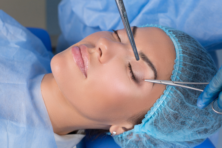 woman having a blepharoplasty