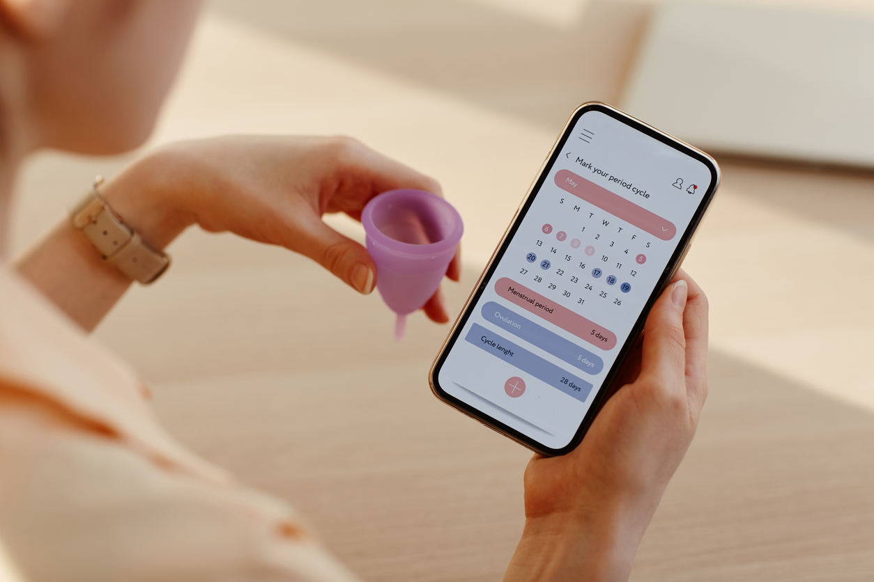 woman doing period tracking