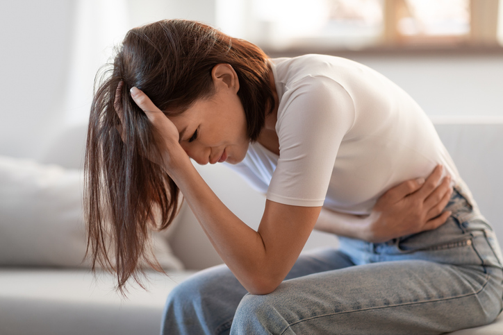 woman struggling with mcas postpartum