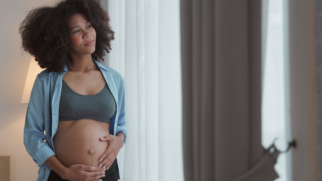woman considering adding cord blood banking to her registry