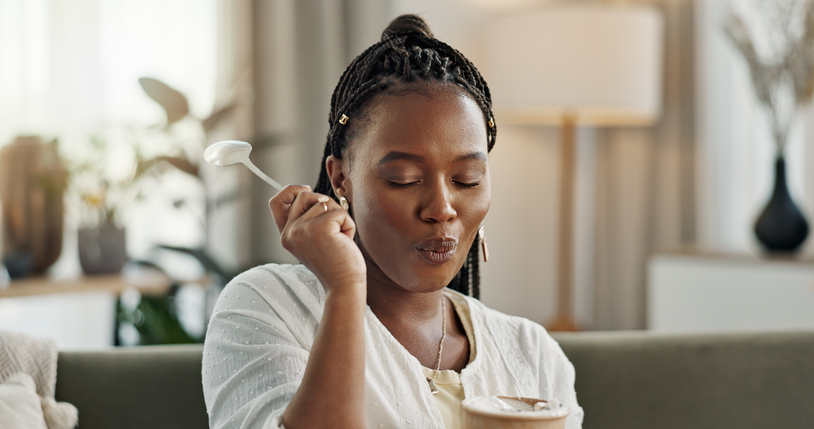 woman eating ice cream with stevia