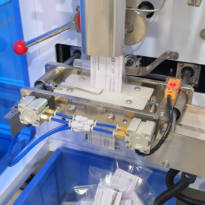 Furniture Fittings Counting Packing Machine With Card Feeder