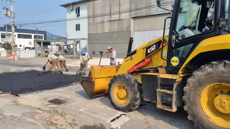 11 mil operações tapa-buraco 11 mil operações tapa-buraco