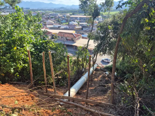 CASAN investe R$ 500 mil em São José para melhorias no Reservatório Forquilhinhas, beneficiando 45 mil moradores com segurança e infraestrutura.