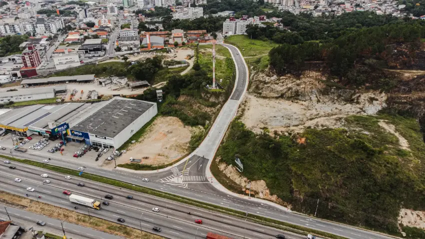 Rua Angelo Bigolin terá mão dupla para acesso ao hospital Rua Angelo Bigolin terá mão dupla para acesso ao hospital