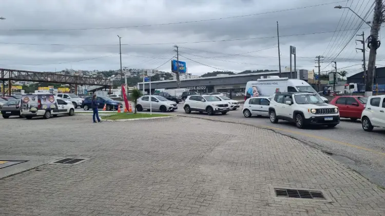 São José e Arteris buscam solução para filas na BR-101 São José e Arteris buscam solução para filas na BR-101