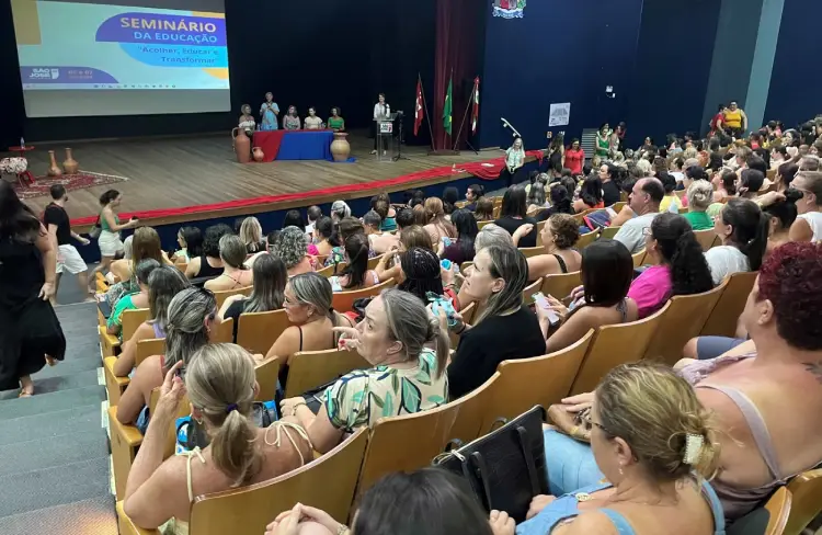 Seminário de Educação compartilha experiências Seminário de Educação compartilha experiências