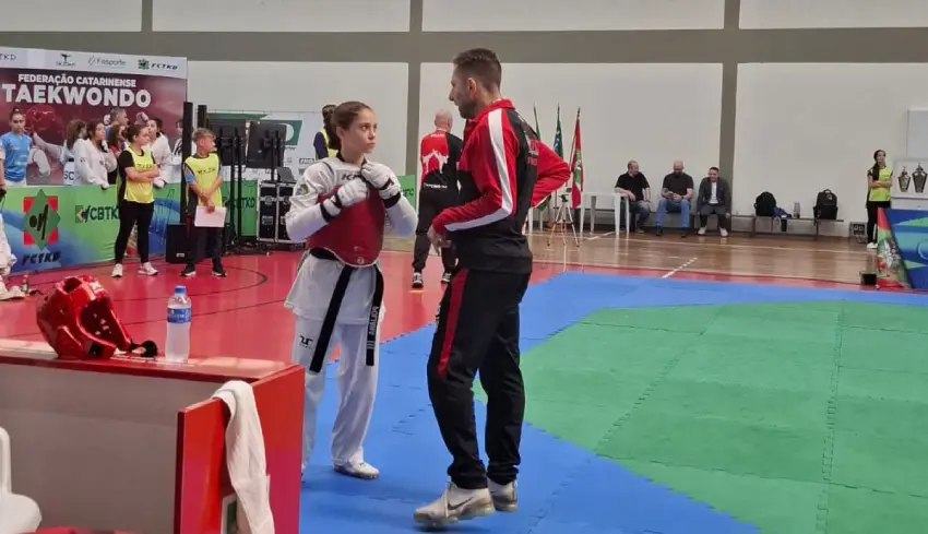 Catarinense Poliana Souza é destaque na divulgação visual de Mundial de Taekwondo Catarinense Poliana Souza é destaque na divulgação visual de Mundial de Taekwondo