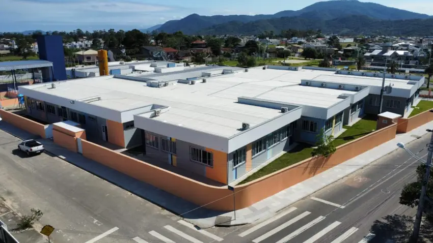 Nova escola no Rio Vermelho atenderá 300 alunos em tempo integral Nova escola no Rio Vermelho atenderá 300 alunos em tempo integral