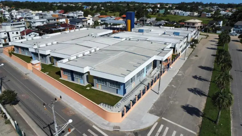 Prefeitura de Florianópolis investe R,6 milhões em escola com ensino integral Prefeitura de Florianópolis investe R,6 milhões em escola com ensino integral