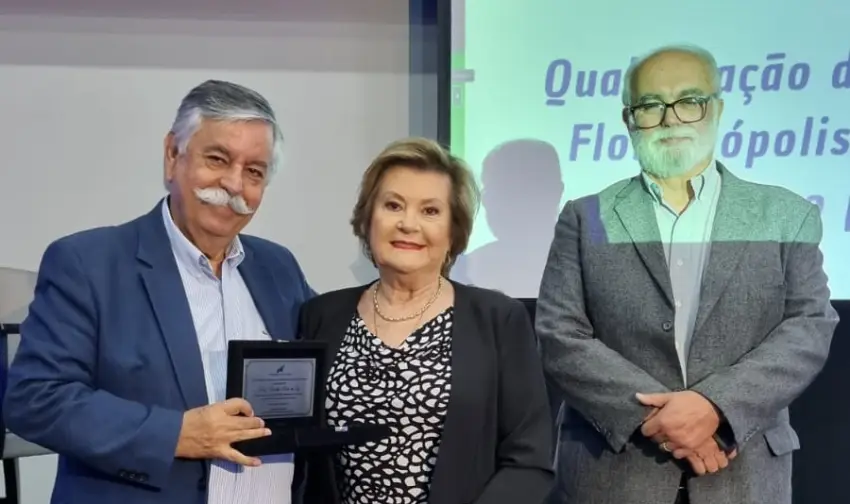 Floripa Sustentável como prioridade a educação básica Floripa Sustentável como prioridade a educação básica