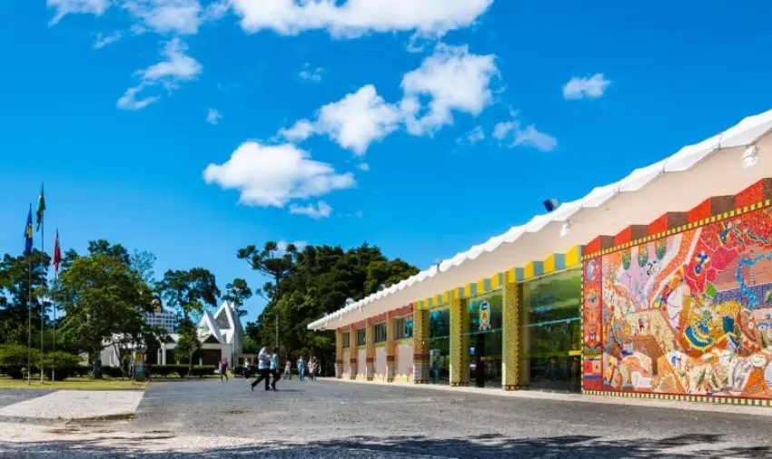 O revisionismo ideológico da esquerda na Universidade Federal de Santa Catarina O revisionismo ideológico da esquerda na Universidade Federal de Santa Catarina