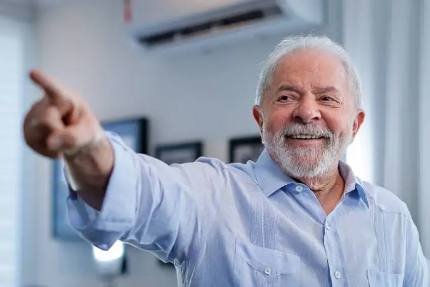 “Cota para todos”: com demagogia social Lula vai destruindo o Brasil “Cota para todos”: com demagogia social Lula vai destruindo o Brasil