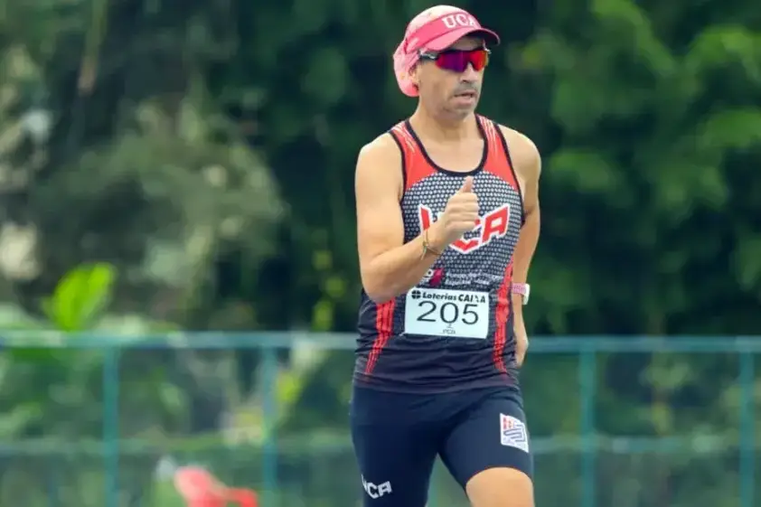 Jairo Vieira brilha no Atletismo Master em Florianópolis Jairo Vieira brilha no Atletismo Master em Florianópolis