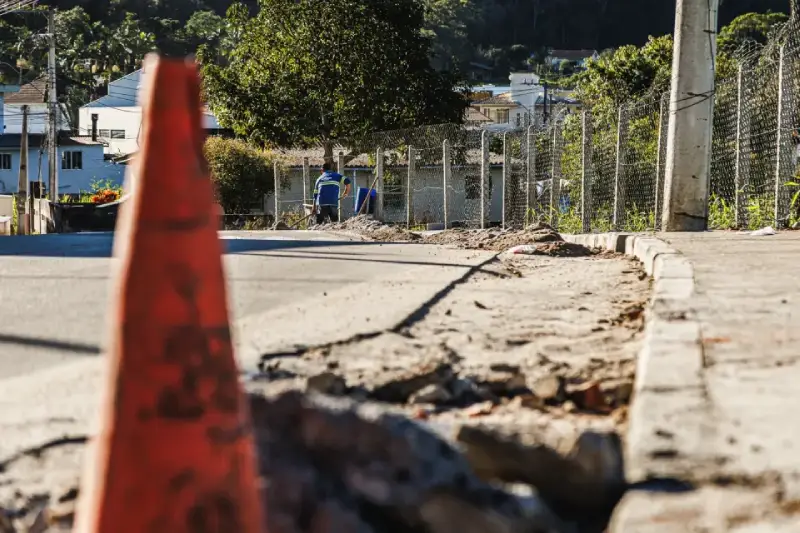 Notificação à Casan endurece regras para obras em vias públicas Notificação à Casan endurece regras para obras em vias públicas