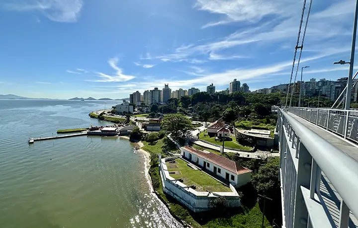 Capital catarinense atrai turistas latinos no inverno de 2025 Capital catarinense atrai turistas latinos no inverno de 2025