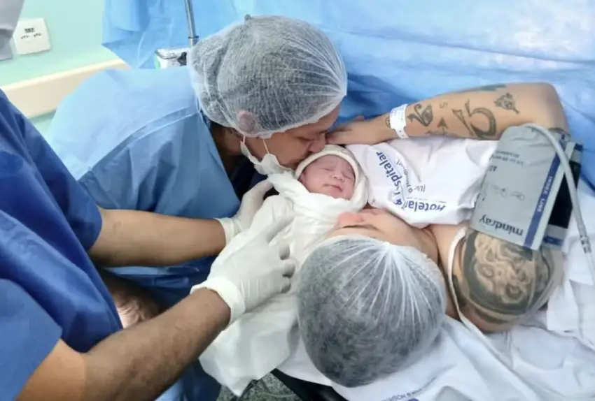 Estudo do IBGE mostra aumento expressivo de mães acima dos 30 anos, refletindo uma tendência de maternidade tardia que vai redesenhar o futuro populacional brasileiro.