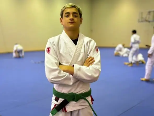Jovem catarinense, Heron Mangrich, encara camping de Jiu-Jítsu em Abu Dhabi