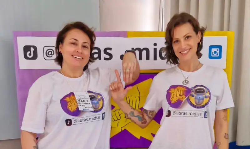 Apostila de Libras personalizada transforma ensino em Florianópolis Apostila de Libras personalizada transforma ensino em Florianópolis