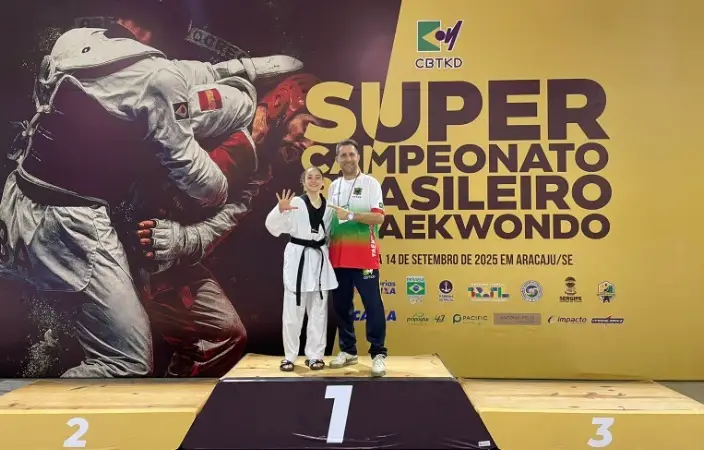 “Pequena gigante” vence “fadinha do Tkd” é é pentacampeã brasileira de Taekwondo “Pequena gigante” vence “fadinha do Tkd” é é pentacampeã brasileira de Taekwondo