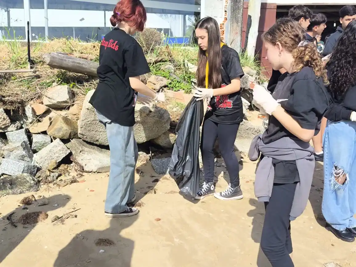 Mutirão ambiental em São José mobiliza jovens e comunidade Mutirão ambiental em São José mobiliza jovens e comunidade